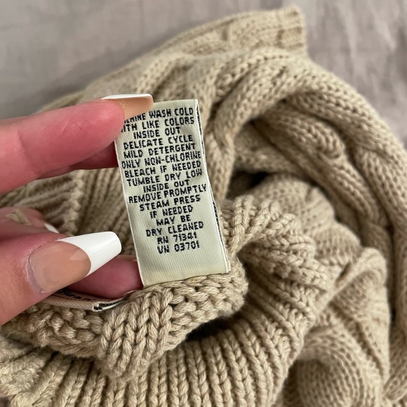 L.L Bean Tan Beige Cable Knit Turtle Neck Sweater Size XS - Picture 5 of 5
